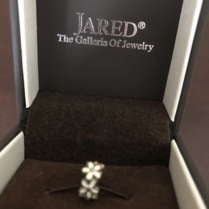 Pandora daisy spacer charm